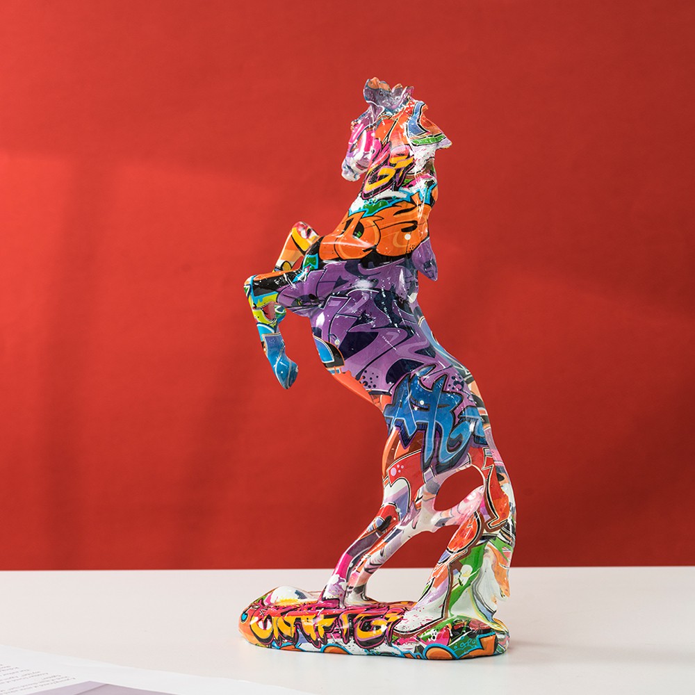 Horse statue graffiti, popular - Resin Art Decoration Items 评论和价格