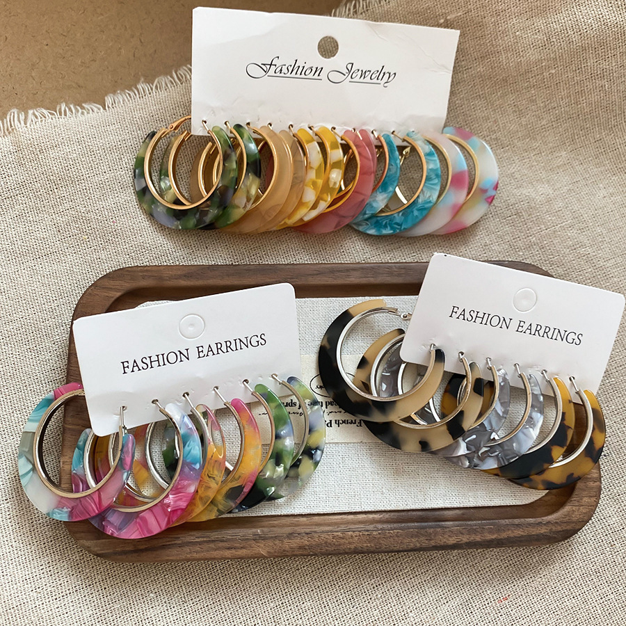 Fashion Big Circle Acrylic Ear - Resin Art Ring 评论和价格