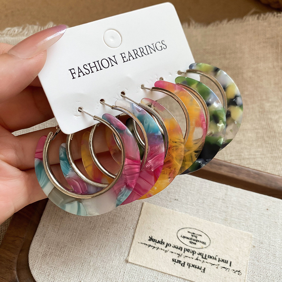 Fashion Big Circle Acrylic Ear - Resin Art Ring 评论和价格