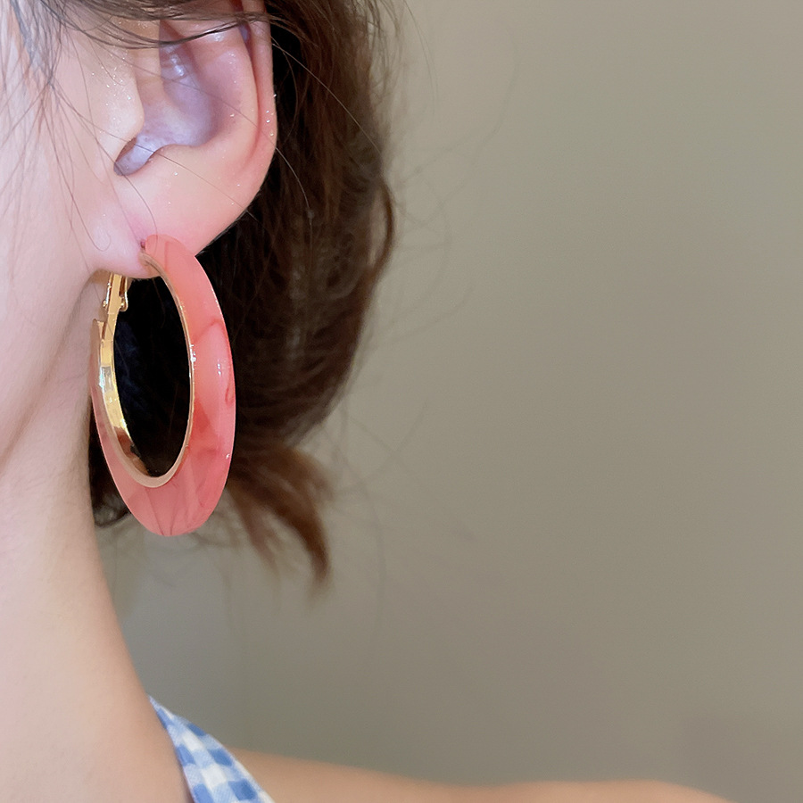 Fashion Big Circle Acrylic Ear - Resin Art Ring 评论和价格
