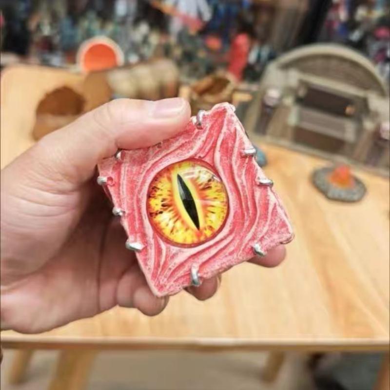 Abstract Eyes Devil Dice Pendu - Resin Art Decoration Items 评论和价格